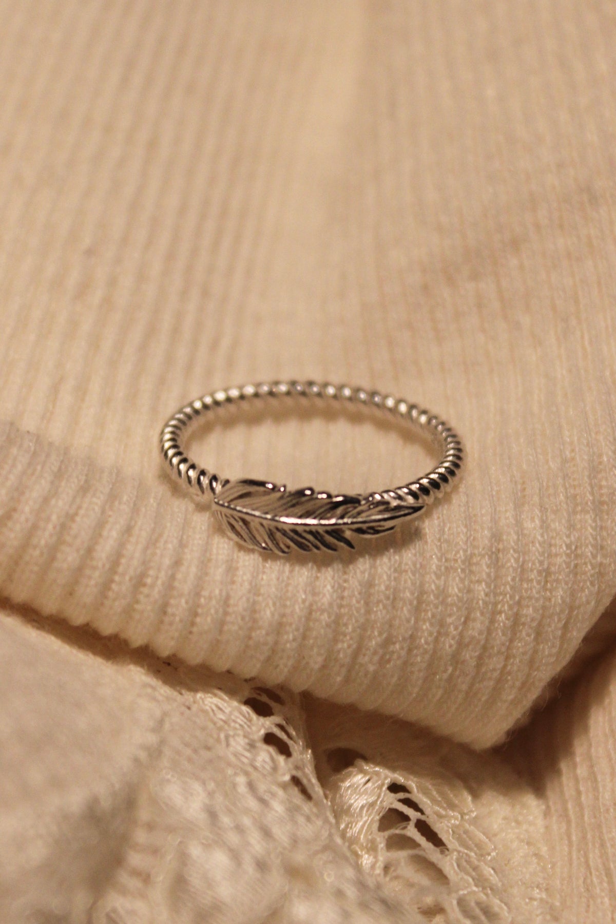 Vintage snoet sterlingsølv ring med fjer, str, 52,5