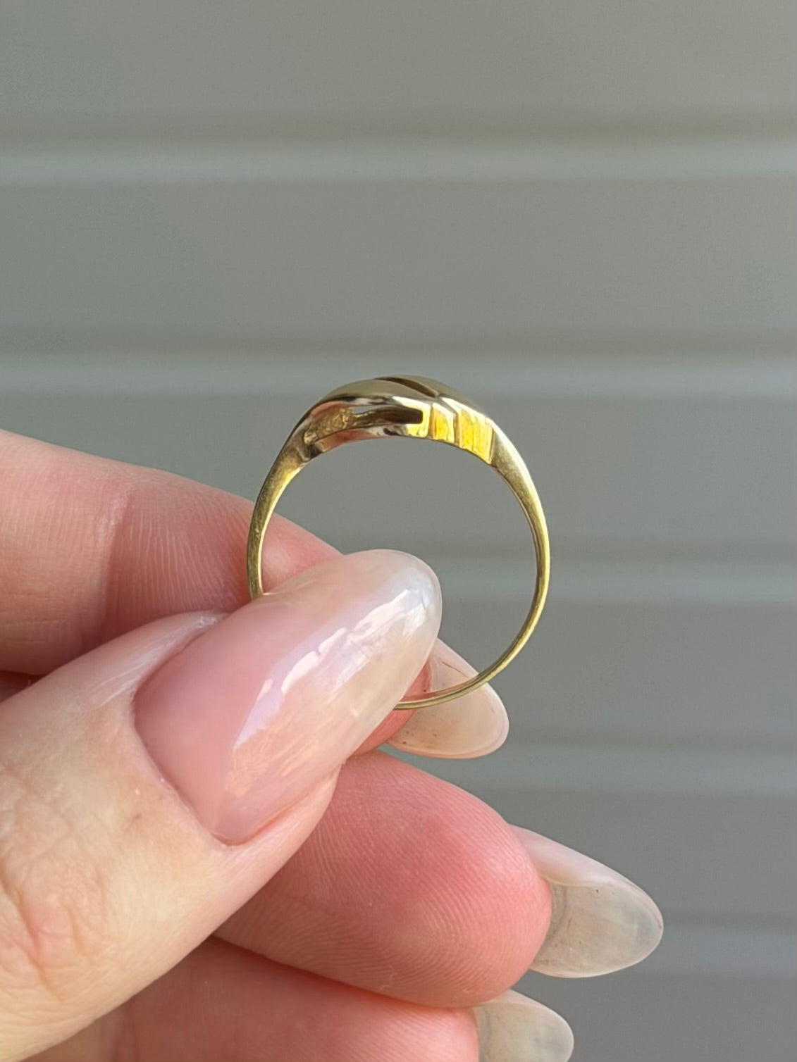 Vintage 14 krt. guldring i organisk design, str 54