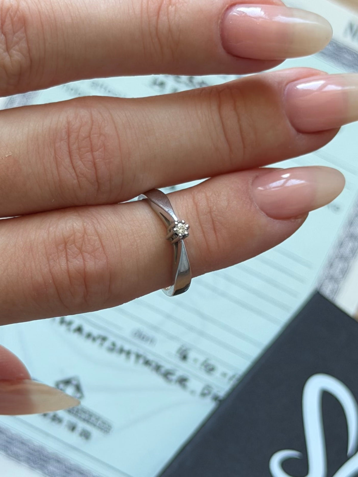 Vintage 14 krt. hvidguldsring med 0,03 ct. VVS diamant med certifikat, str, 49