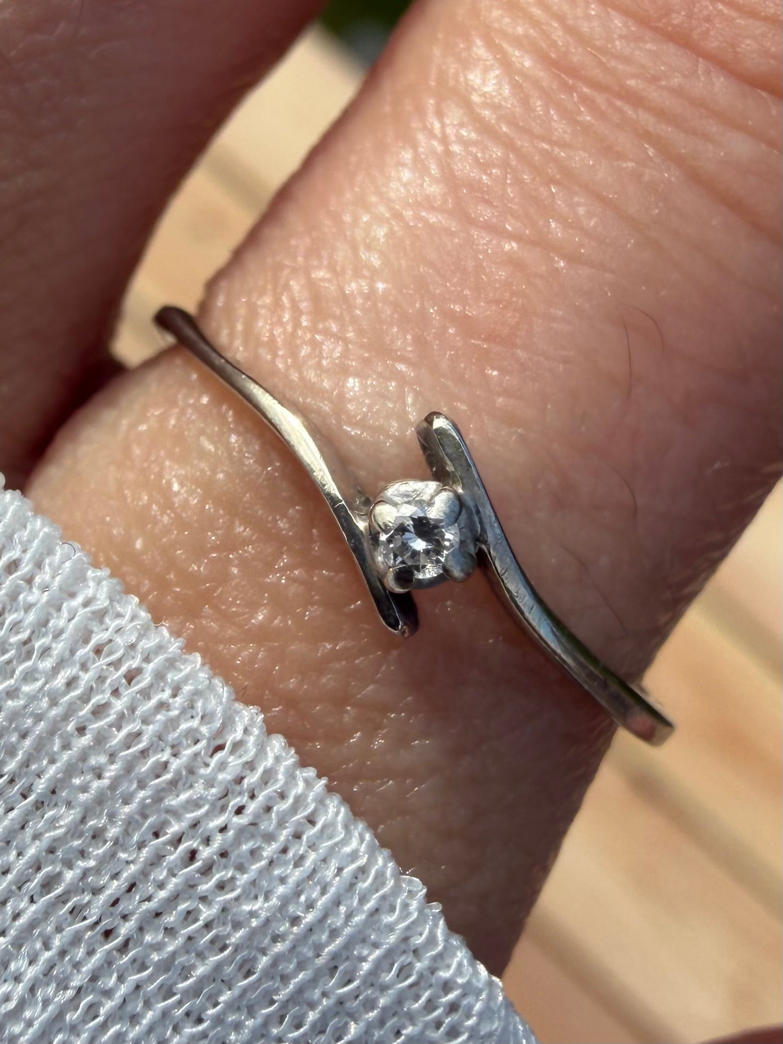 Vintage 14 karat hvidguldsring med sten