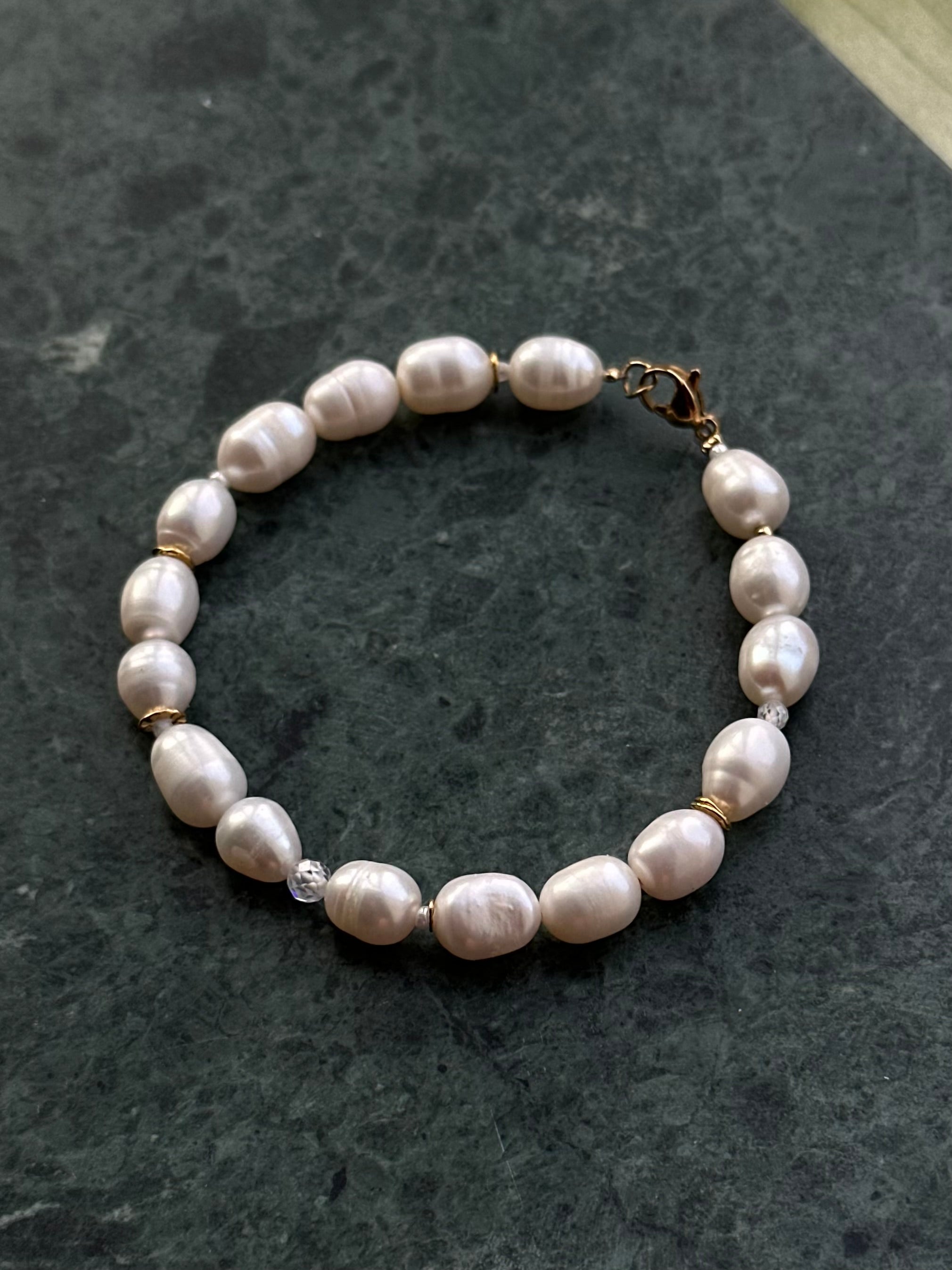 Aluna Ferskvandsperle-armbånd