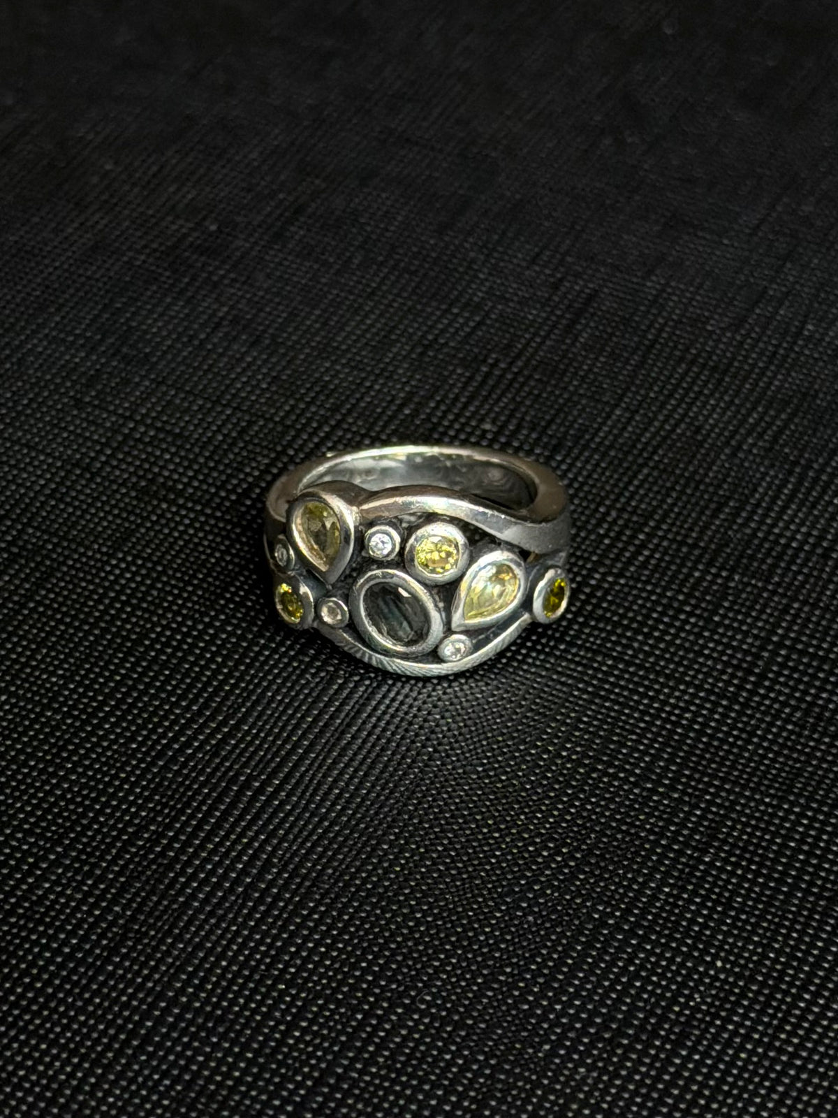 Vintage sterlingsølv ring med sten i grønne nuancer, str 54