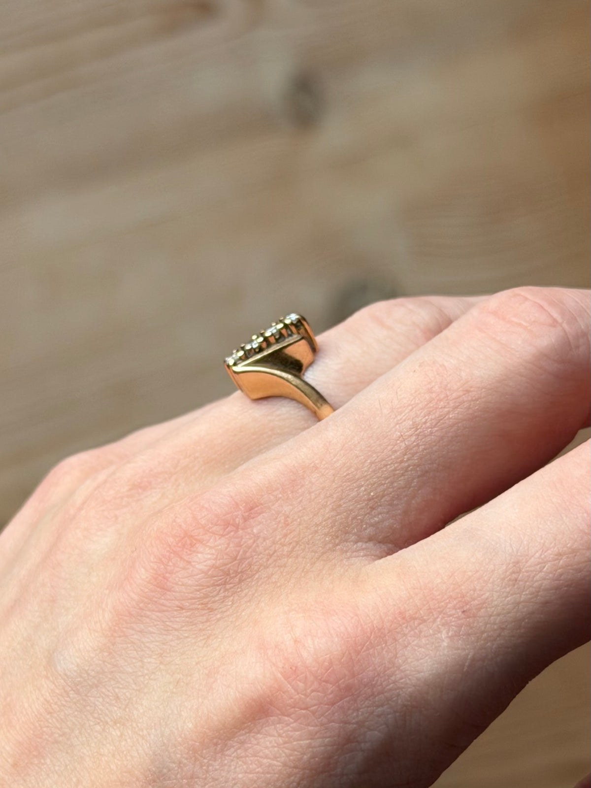 Vintage 14 karat guldring med en række af 4 brillianter, str. 52
