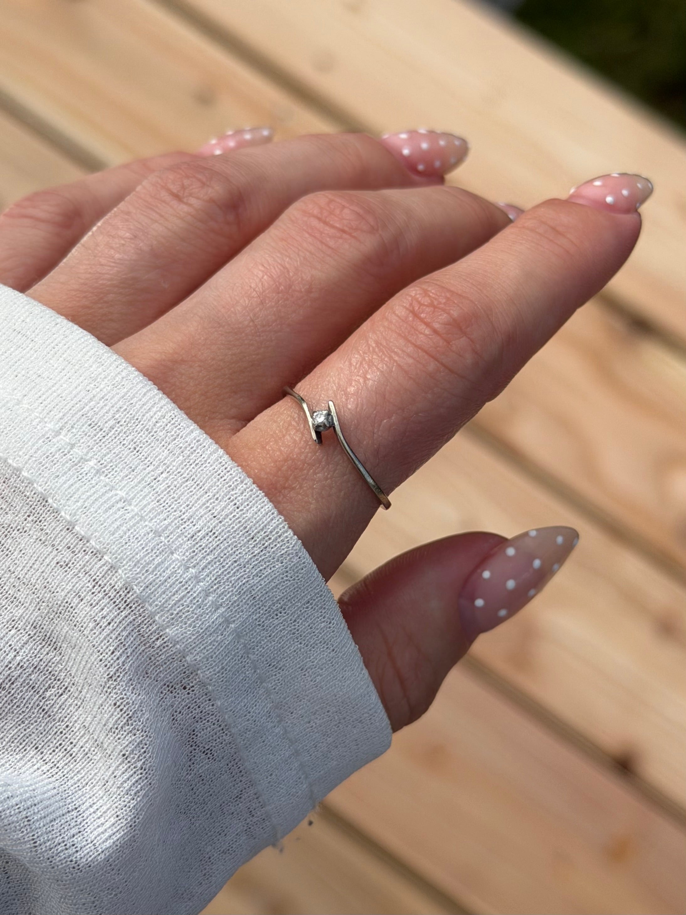 Vintage 14 karat hvidguldsring med sten