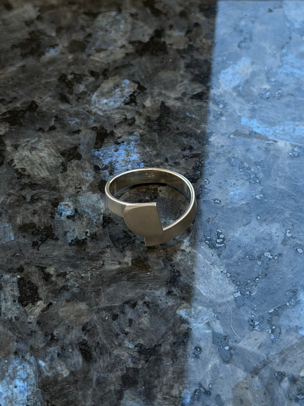 Alva ring
