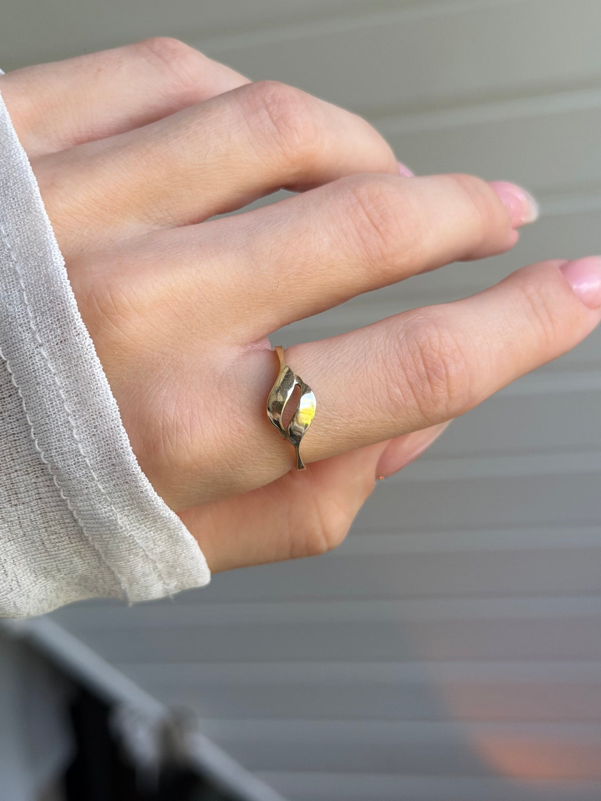Vintage 14 krt. guldring i organisk design, str 54