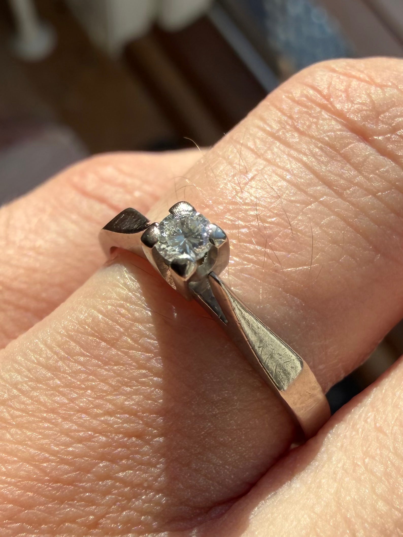 Vintage Svensk´SPECTRA´ 18 karat hvidguldsring med 0,10 ct. brilliant